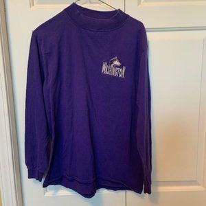 UNIVERSITY OF WASHINGTON  T SHIRT